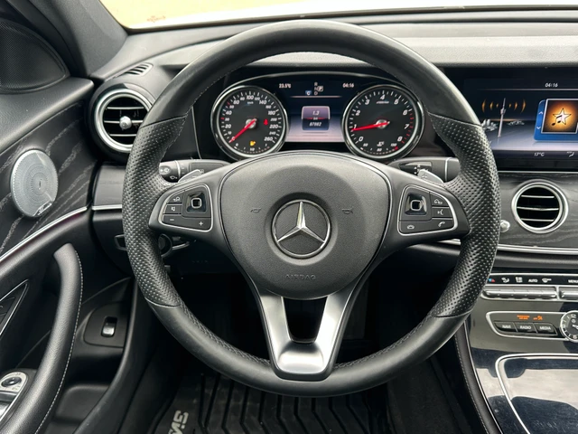 2017 E300, bílá, 87 882 km, dovoz Kanada — foto 11 z 20