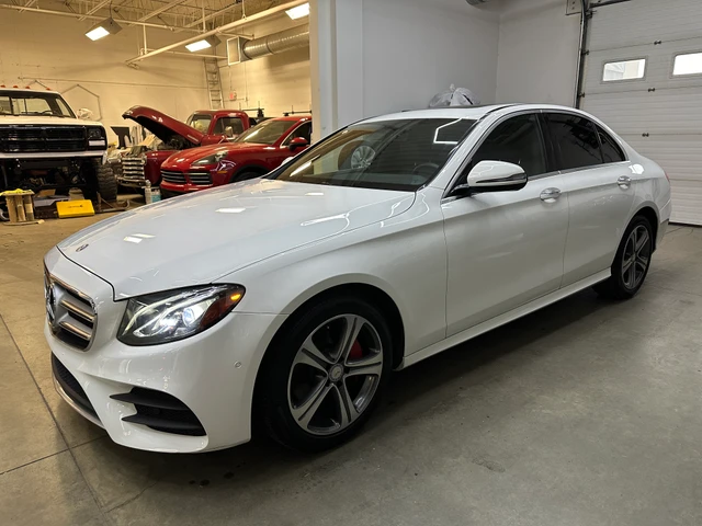 2017 E300, bílá, 87 882 km, dovoz Kanada — foto 2 z 20