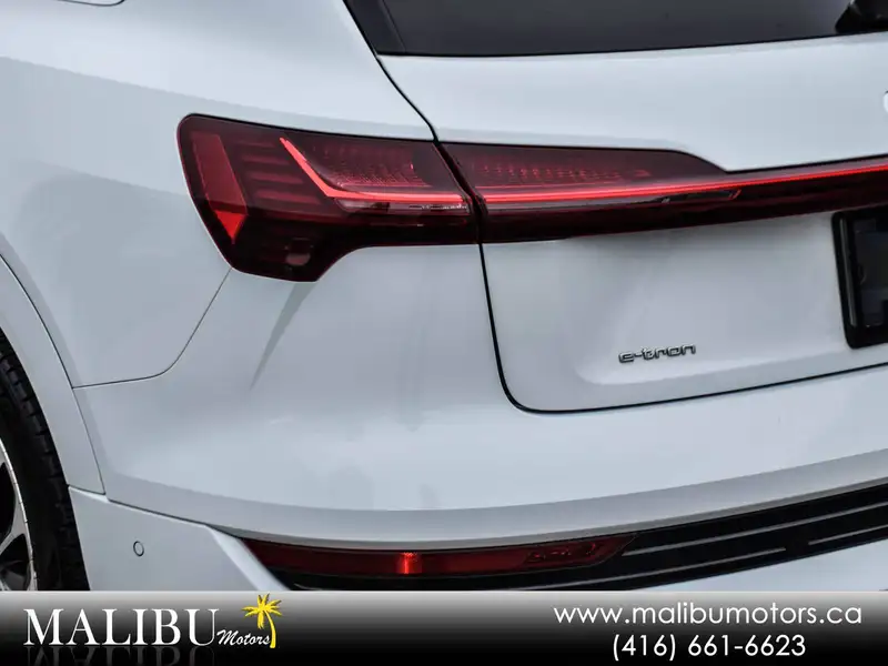 2019 Audi E-Tron Technik, bílá, 188 713 km, dovoz Kanada — foto 7 z 12