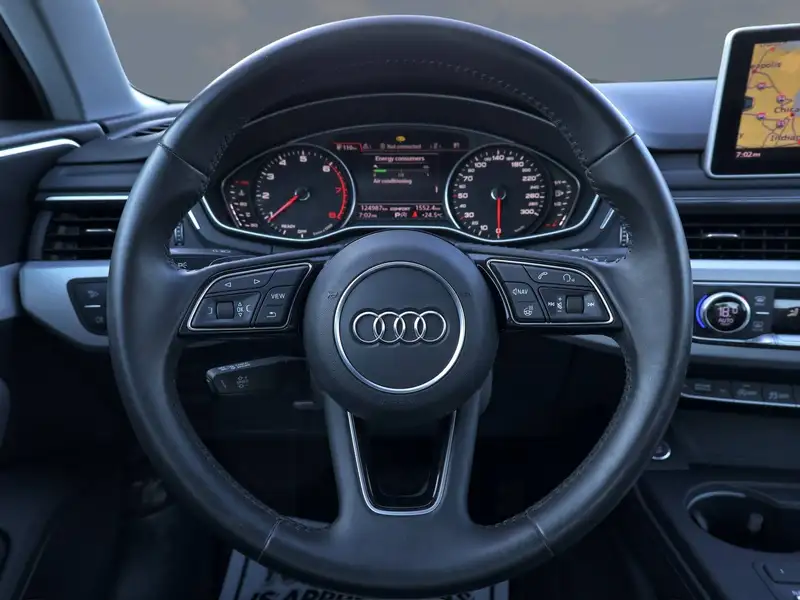 2017 Audi A4 Progressiv, stříbrná, 124 899 km, dovoz Kanada — foto 11 z 12