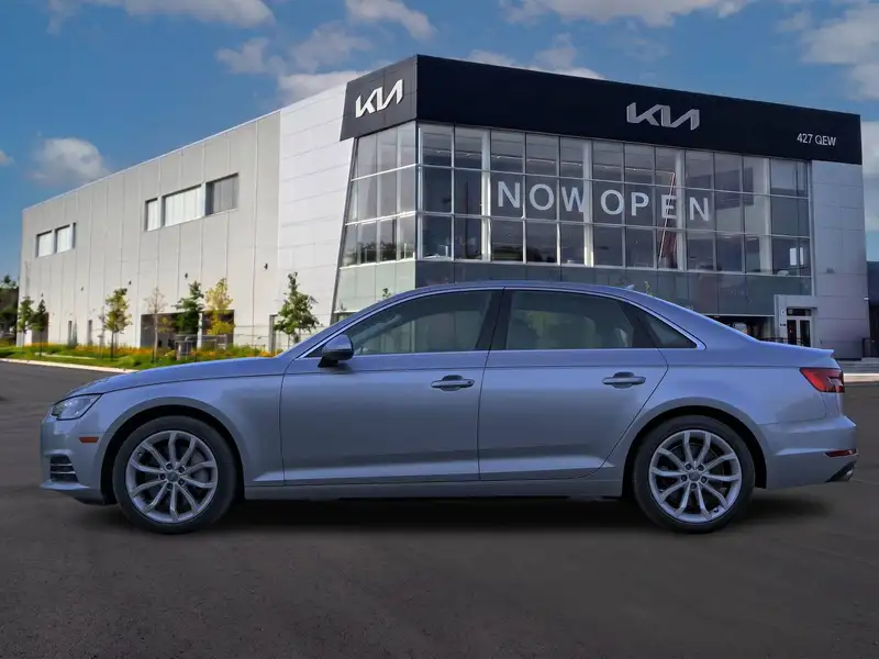 2017 Audi A4 Progressiv, stříbrná, 124 899 km, dovoz Kanada — foto 2 z 12