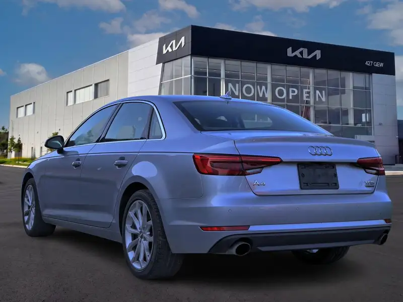 2017 Audi A4 Progressiv, stříbrná, 124 899 km, dovoz Kanada — foto 3 z 12