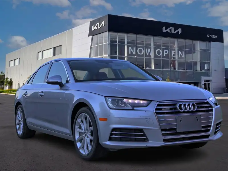 2017 Audi A4 Progressiv, stříbrná, 124 899 km, dovoz Kanada — foto 8 z 12