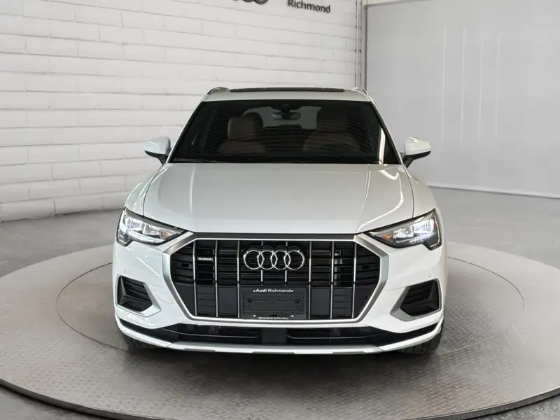 2023 Audi Q3 Progressiv, bílá, 13 633 km, dovoz Kanada — foto 2 z 12