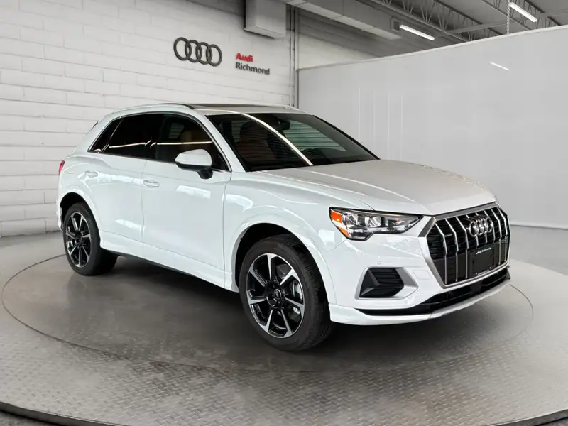 2023 Audi Q3 Progressiv, bílá, 13 633 km, dovoz Kanada — foto 3 z 12