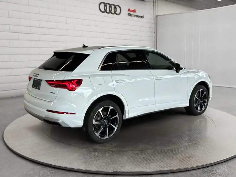 2023 Audi Q3 Progressiv, bílá, 13 633 km, dovoz Kanada — foto 5 z 12