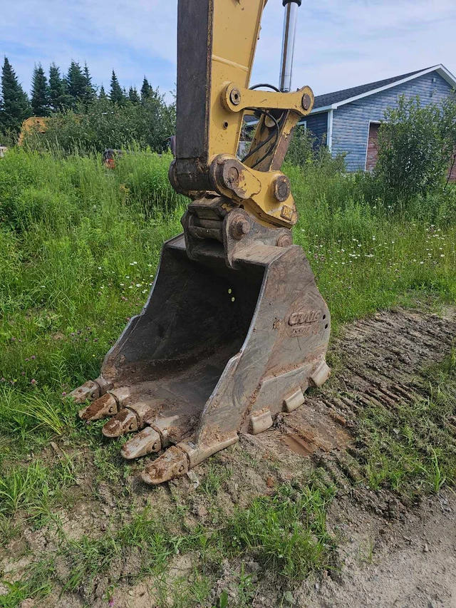 2016 Caterpillar 320, 6 500 mth, dovoz Kanada — foto 3 z 3