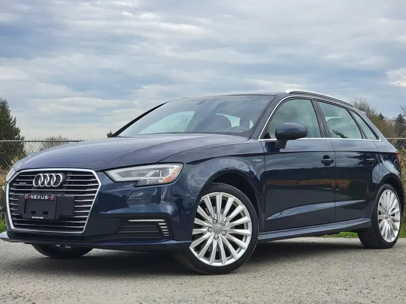 2017 Audi A3 4dr HB Technik, modrá, 132 000 km, dovoz Kanada — foto 3 z 12