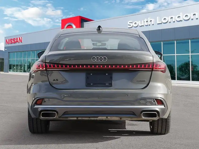2025 Audi A5 Progressiv, šedá, 26 517 km, dovoz Kanada — foto 5 z 12