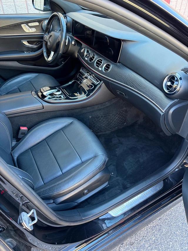 2017 Mercedes-Benz Eclass E 400, černá, 172 000 km, dovoz Kanada — foto 4 z 5