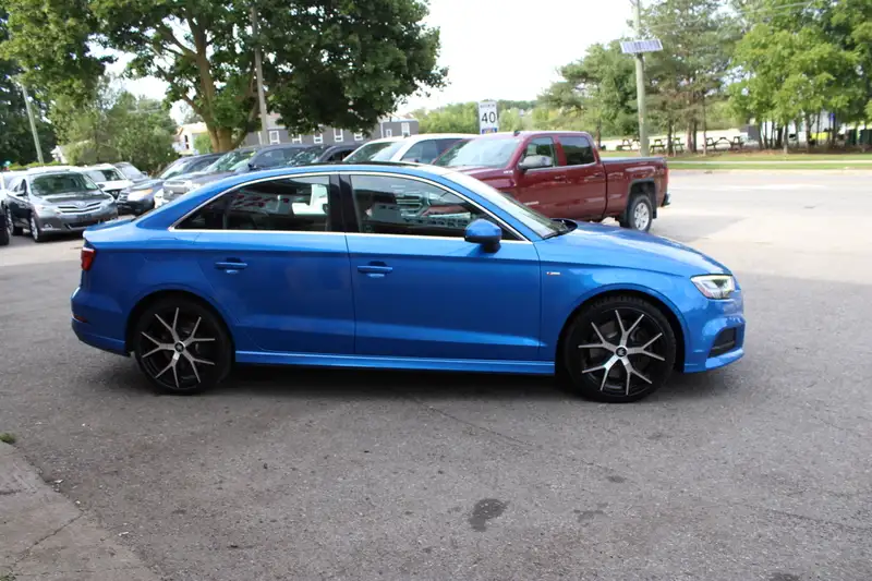 2020 Audi A3 Progressiv, modrá, 79 106 km, dovoz Kanada — foto 6 z 12