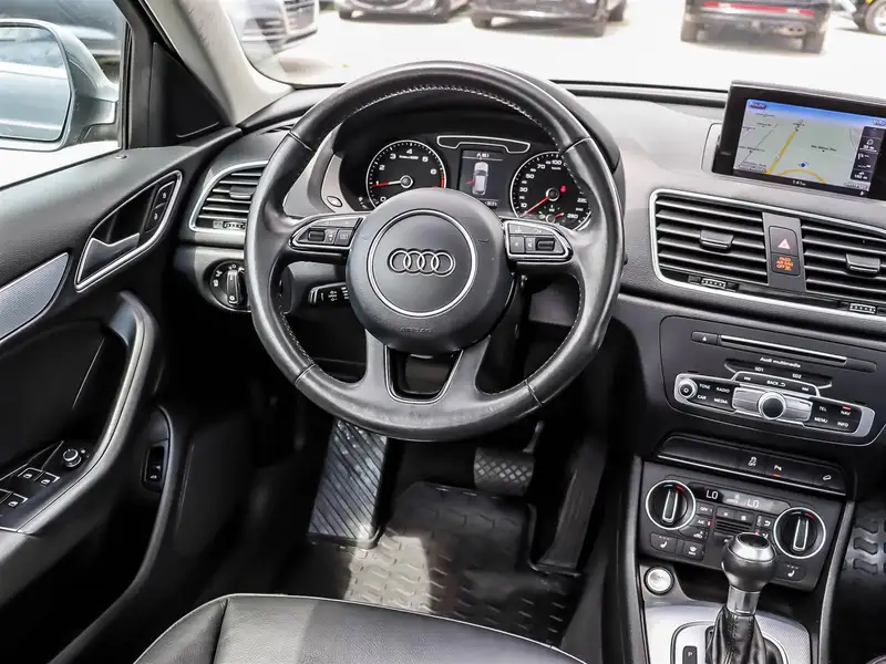 2018 Audi Q3 PROGRESSIV, stříbrná, 44 480 km, dovoz Kanada — foto 10 z 12