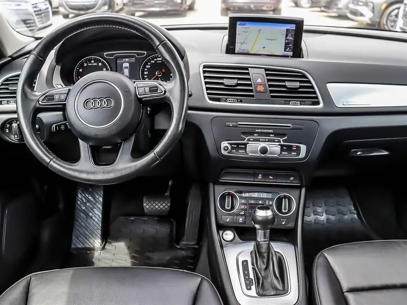 2018 Audi Q3 PROGRESSIV, stříbrná, 44 480 km, dovoz Kanada — foto 9 z 12