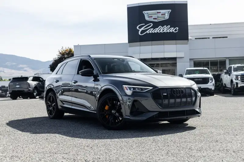 2022 Audi E-Tron 55 Technik, šedá, 35 204 km, dovoz Kanada — foto 9 z 12