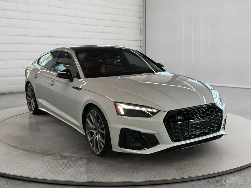 2023 Audi S5 Progressiv, 17 587 km, dovoz Kanada — foto 3 z 12