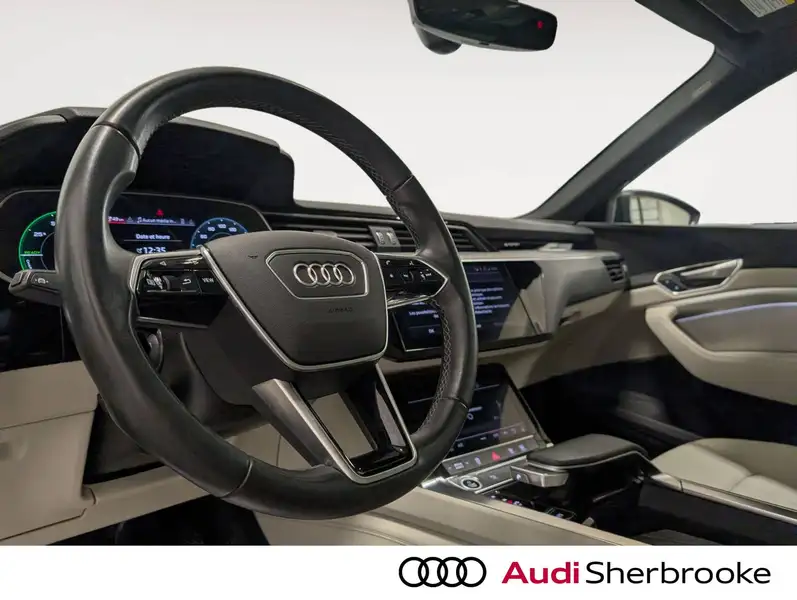2022 Audi E-Tron Progressiv, modrá, 68 591 km, dovoz Kanada — foto 11 z 12