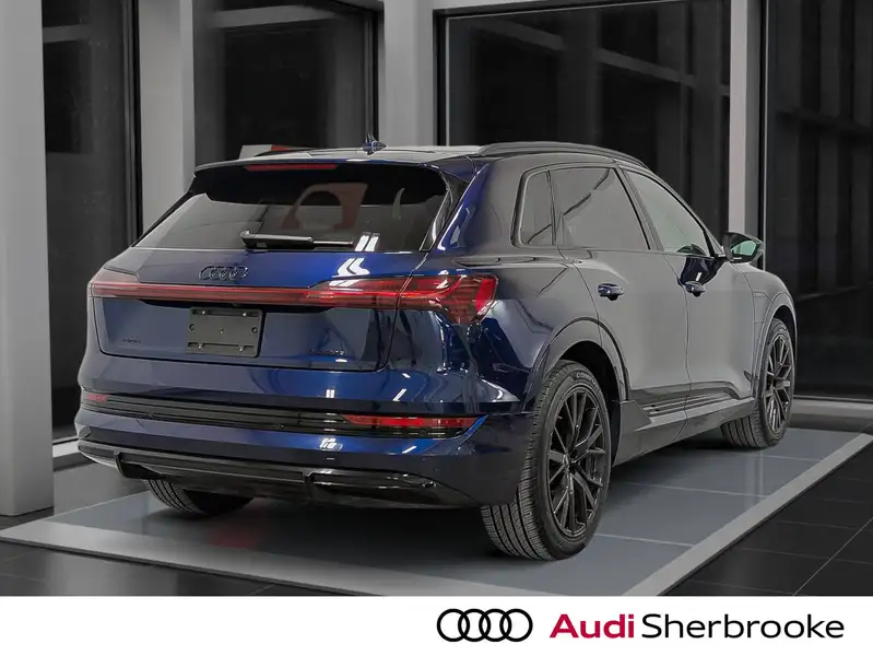 2022 Audi E-Tron Progressiv, modrá, 68 591 km, dovoz Kanada — foto 4 z 12