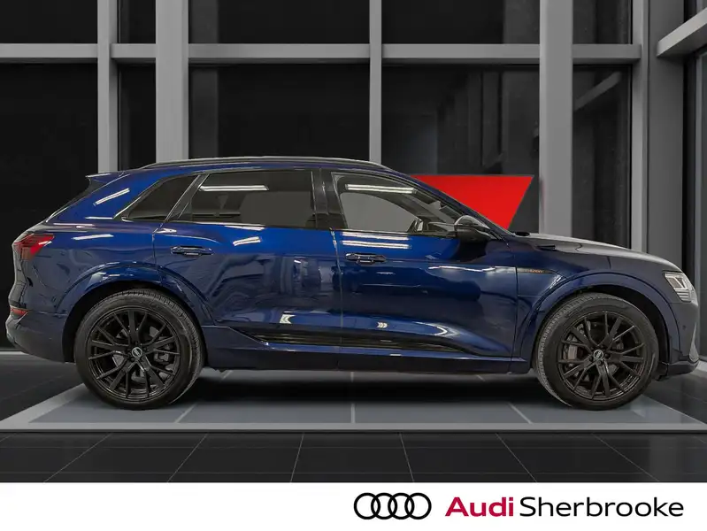 2022 Audi E-Tron Progressiv, modrá, 68 591 km, dovoz Kanada — foto 5 z 12