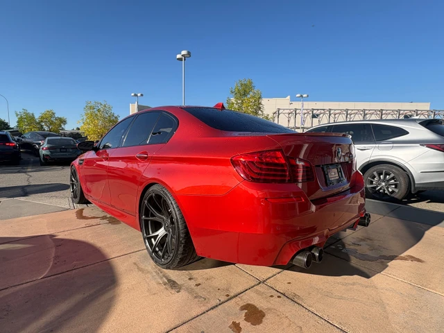 2014 BMW M5 Premium Pkg, oranžová, 86 734 km, dovoz Kanada — foto 4 z 6