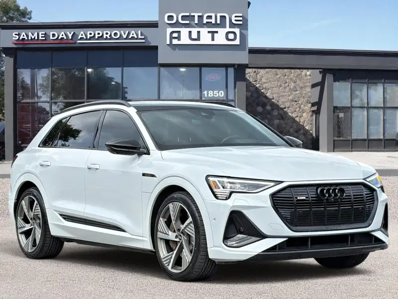 2022 Audi E-Tron Technik, bílá, 98 160 km, dovoz Kanada — foto 3 z 12
