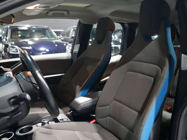 2018 BMW I3, černá, 70 289 km, dovoz Kanada — foto 9 z 20