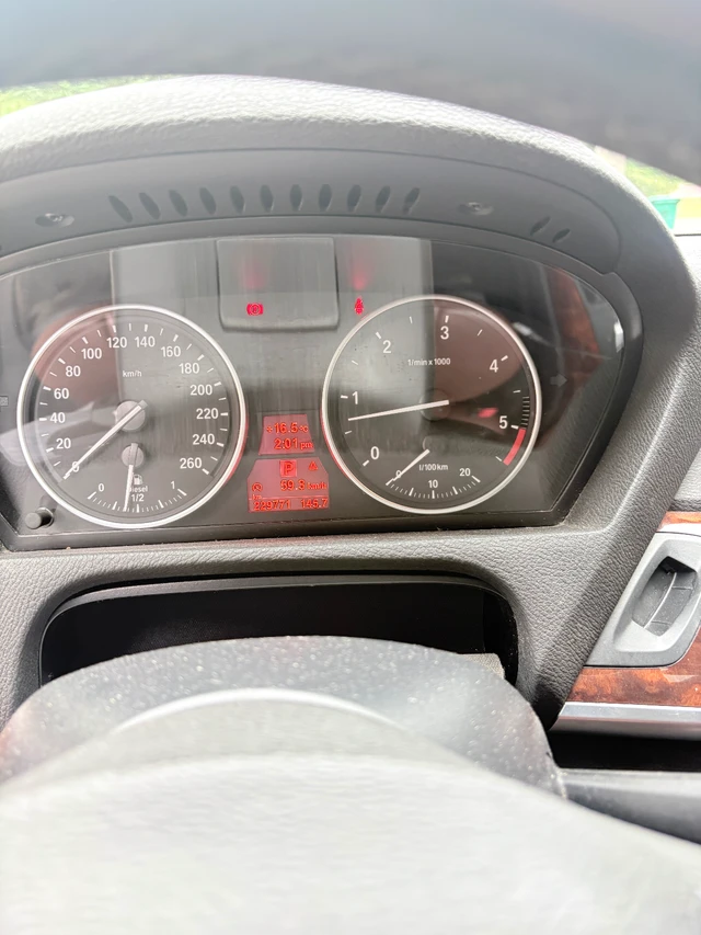 2012 BMW X5, bílá, 230 000 km, dovoz Kanada — foto 2 z 5
