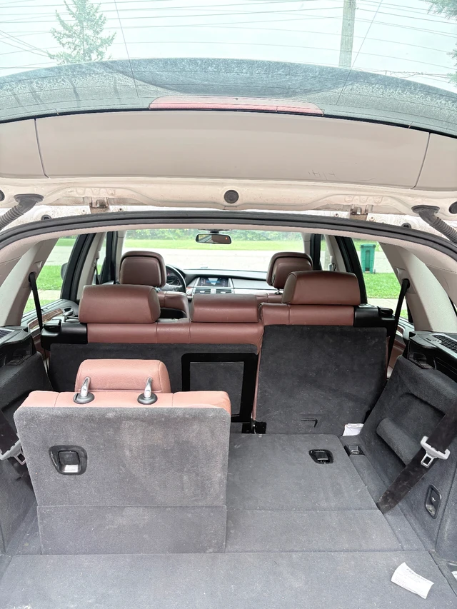 2012 BMW X5, bílá, 230 000 km, dovoz Kanada — foto 5 z 5