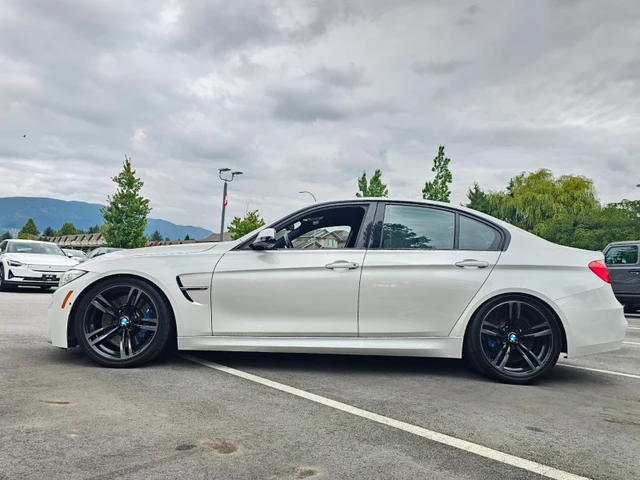 2015 BMW M3, bílá, 104 900 km, dovoz Kanada — foto 3 z 5