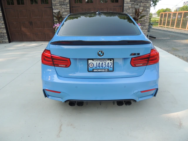 2017 BMW M3, modrá, 33 000 km, dovoz Kanada — foto 2 z 5