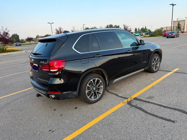 2017 BMW X5, černá, 203 000 km, dovoz Kanada — foto 3 z 5