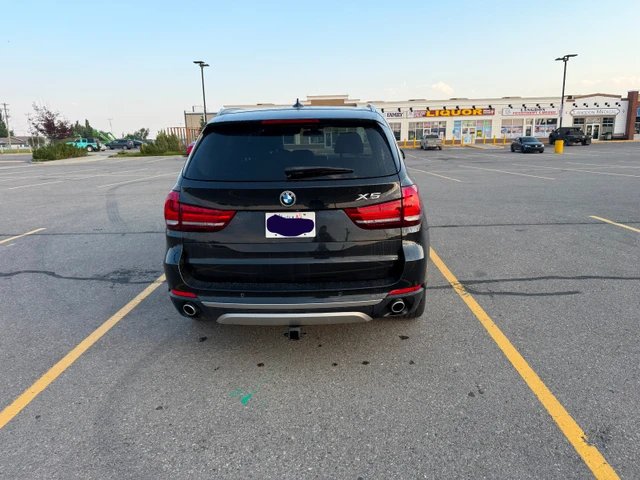2017 BMW X5, černá, 203 000 km, dovoz Kanada — foto 4 z 5