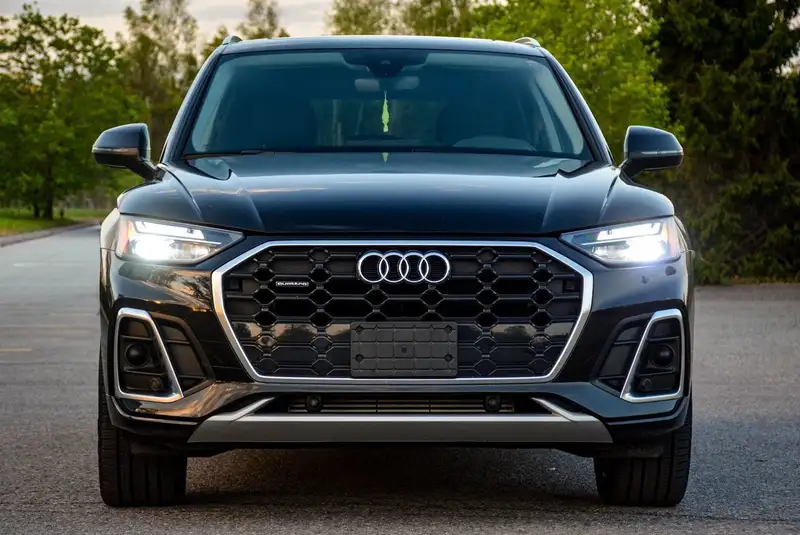 2024 Audi Q5 Progressiv, černá, 54 384 km, dovoz Kanada — foto 3 z 12