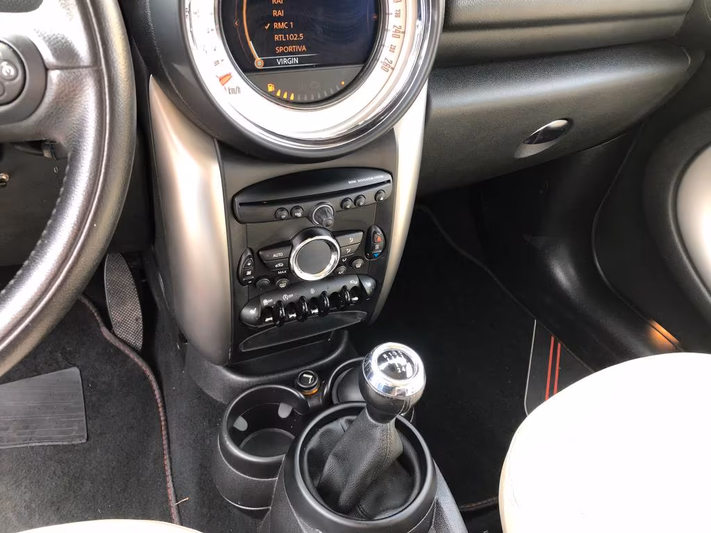 2014 MINI, 125 000 km, Itálie — foto 13 z 15