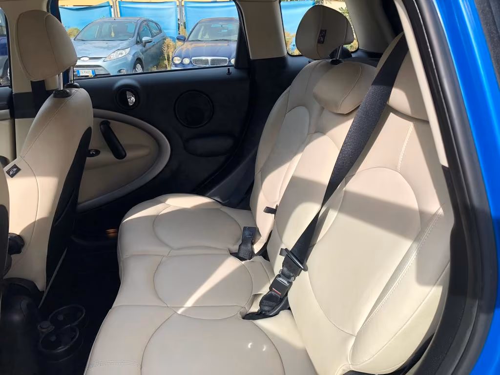 2014 MINI, 125 000 km, Itálie — foto 14 z 15