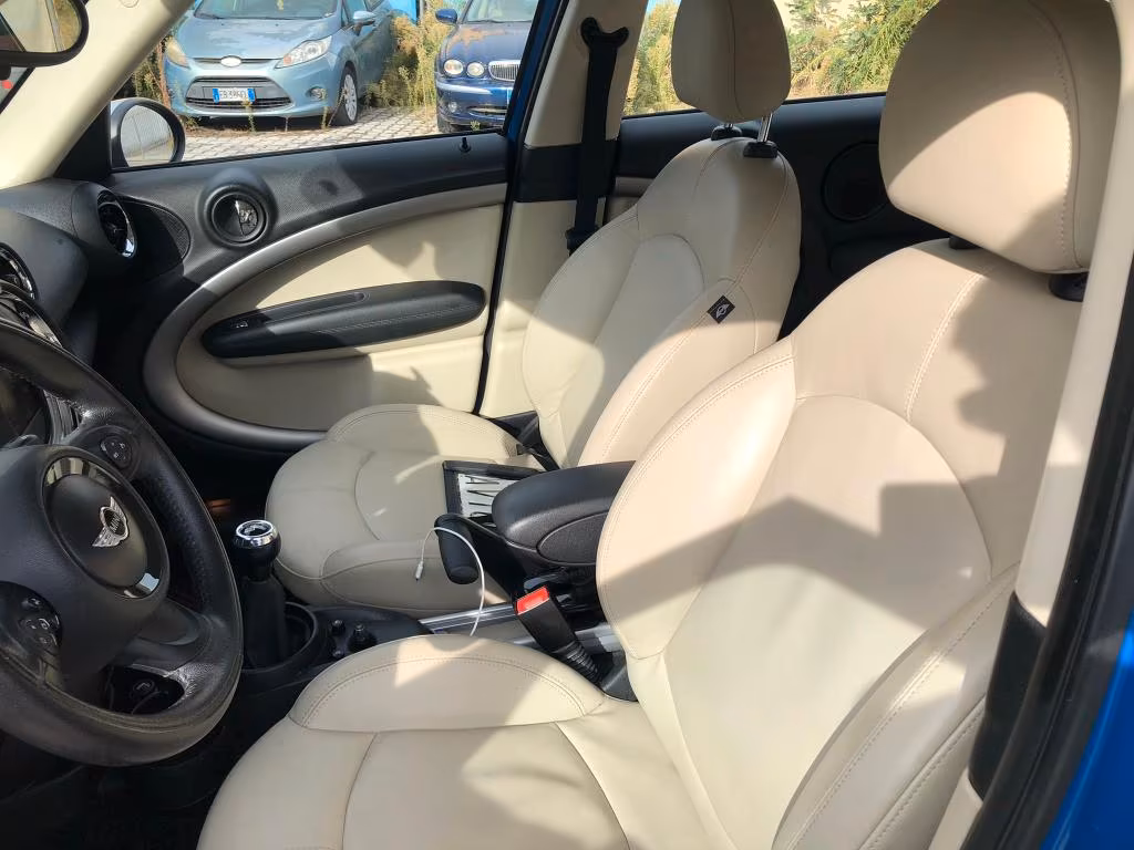 2014 MINI, 125 000 km, Itálie — foto 8 z 15