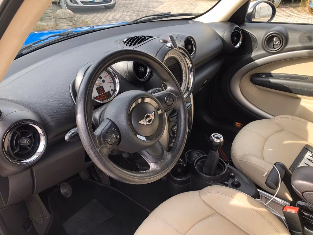 2014 MINI, 125 000 km, Itálie — foto 9 z 15