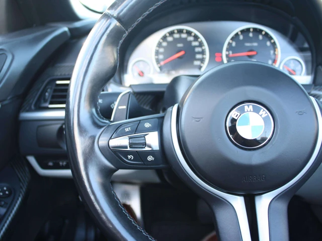 2012 BMW M6 Base, bílá, 183 000 km, dovoz Kanada — foto 16 z 20