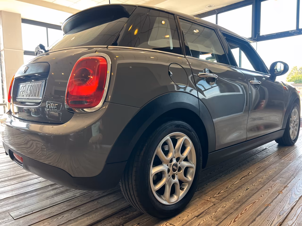 2016 MINI, 86 000 km, Itálie — foto 7 z 17