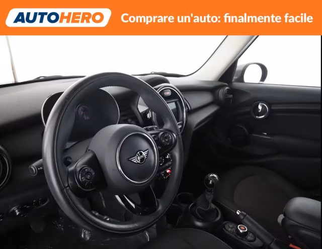 2021 MINI, 26 870 km, Itálie — foto 8 z 17