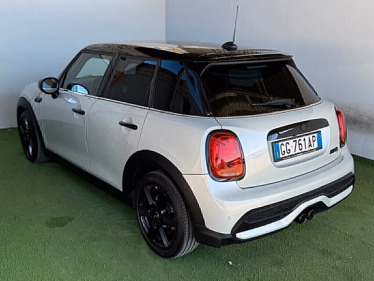 2021 MINI, 70 000 km, Itálie — foto 5 z 17