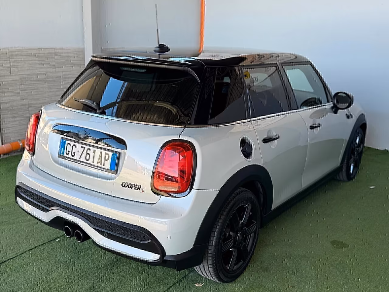2021 MINI, 70 000 km, Itálie — foto 7 z 17