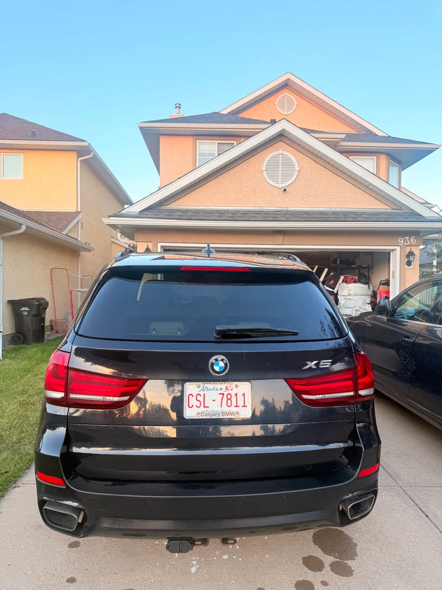 2016 BMW X5, modrá, 184 000 km, dovoz Kanada — foto 4 z 5