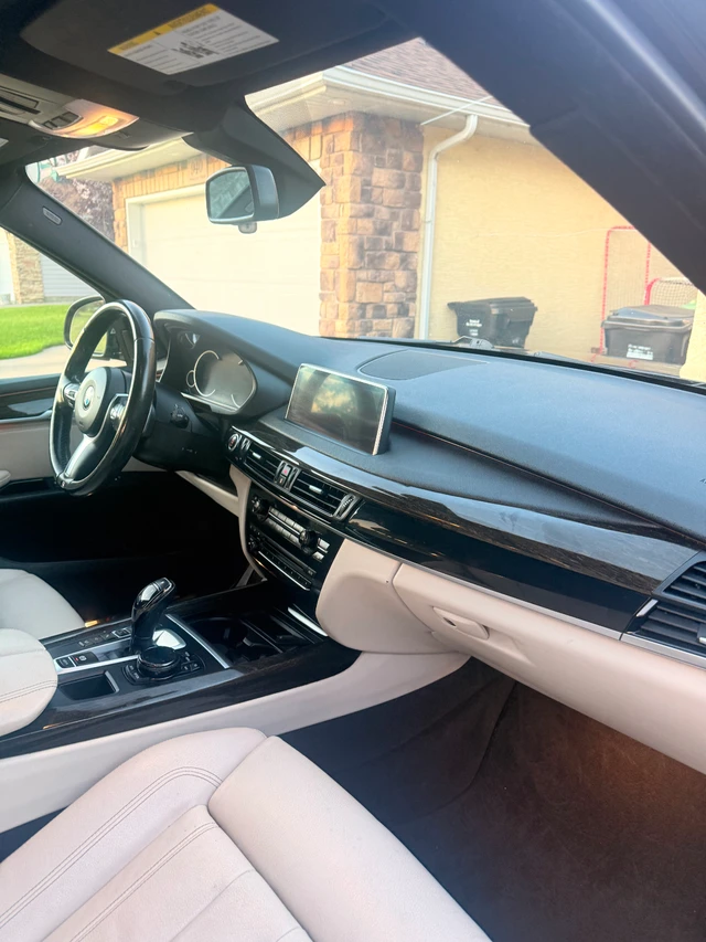 2016 BMW X5, modrá, 184 000 km, dovoz Kanada — foto 5 z 5