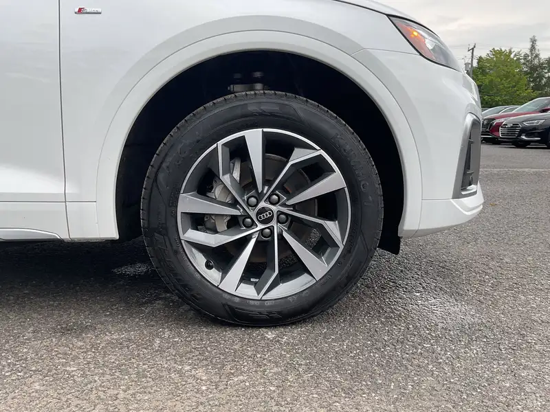 2023 Audi Q5 45 Progressiv, bílá, 79 481 km, dovoz Kanada — foto 11 z 12