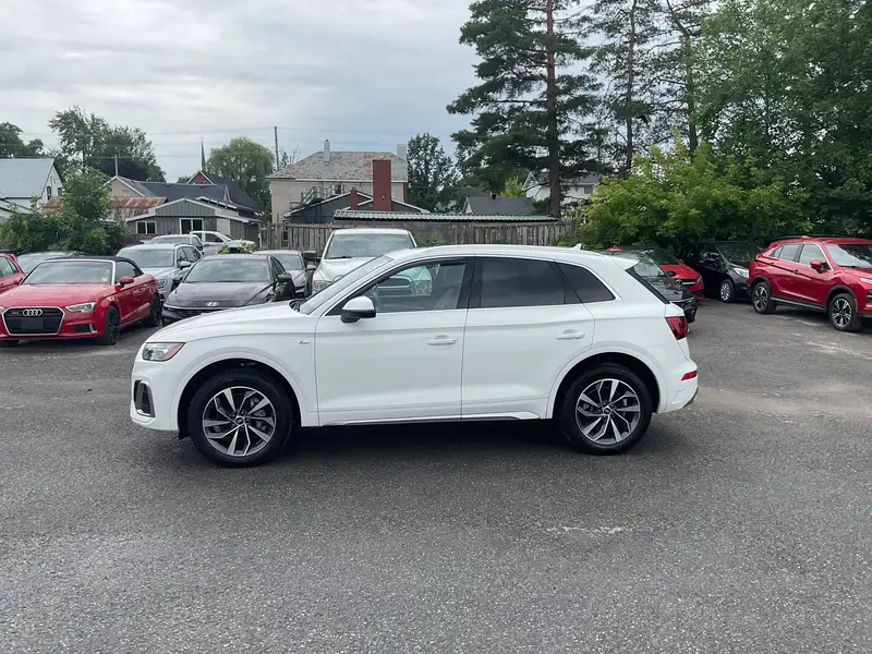 2023 Audi Q5 45 Progressiv, bílá, 79 481 km, dovoz Kanada — foto 3 z 12