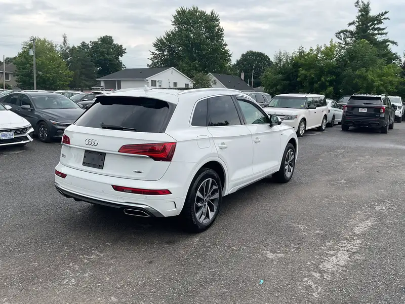 2023 Audi Q5 45 Progressiv, bílá, 79 481 km, dovoz Kanada — foto 6 z 12