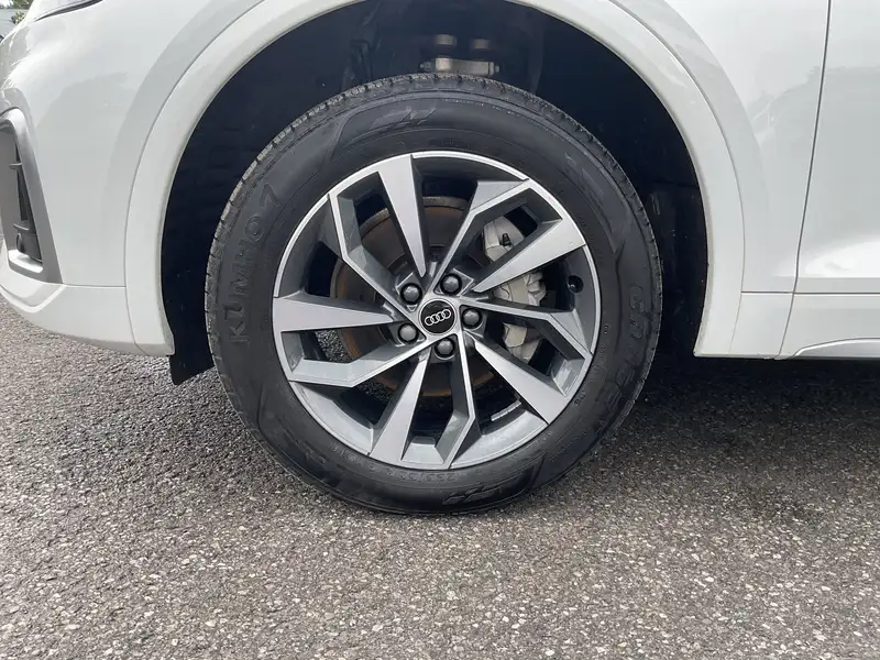 2023 Audi Q5 45 Progressiv, bílá, 79 481 km, dovoz Kanada — foto 9 z 12