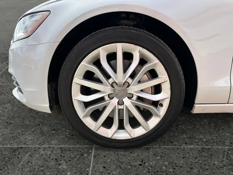 2013 Audi A6 Premium, bílá, 112 625 km, dovoz Kanada — foto 9 z 12