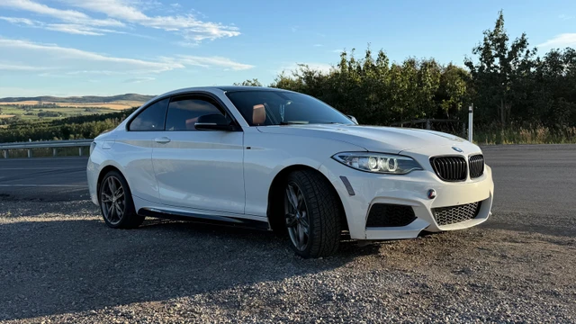 2016 BMW 2Series, 135 000 km, dovoz Kanada — foto 2 z 5