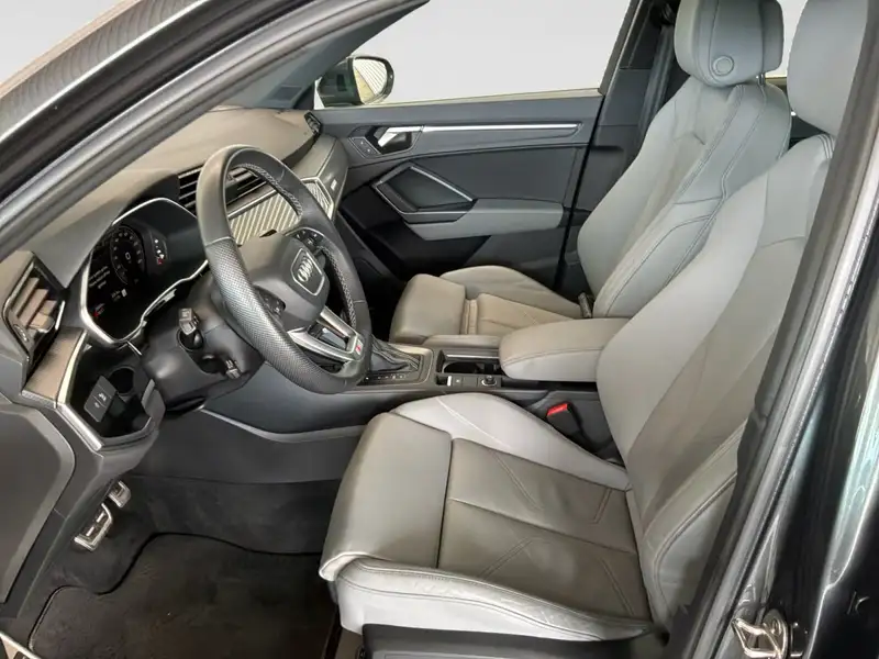 2025 Audi Q3 Technik, šedá, 39 840 km, dovoz Kanada — foto 10 z 12